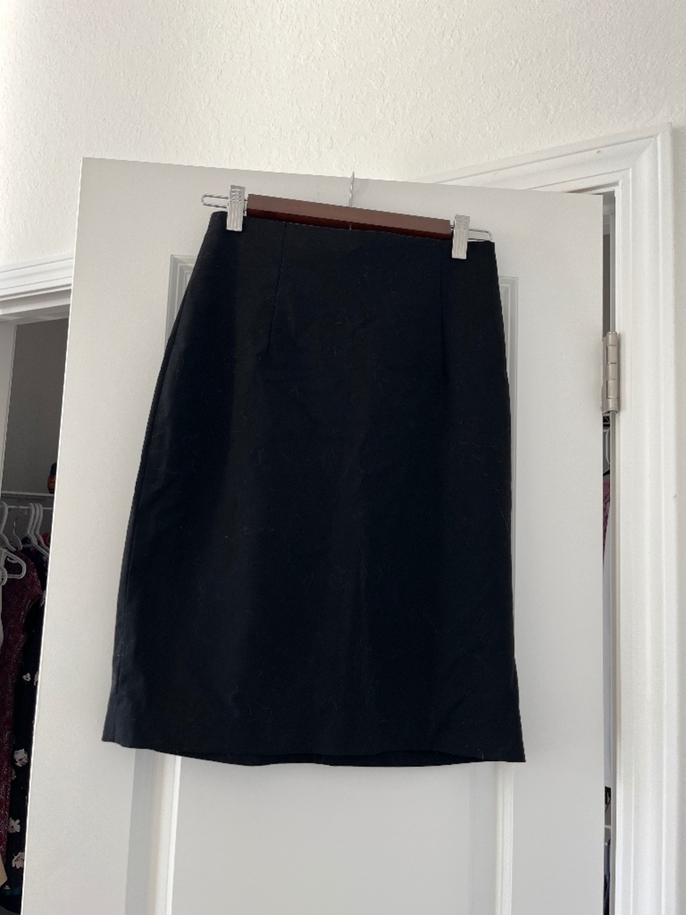Aritzia Babaton Midi Skirt
